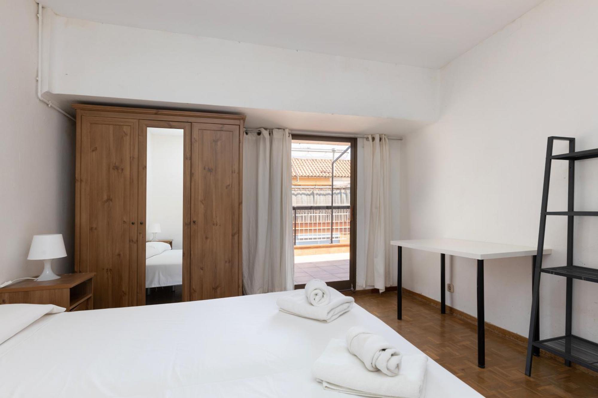Apartament Aparteasy - Atic Sants