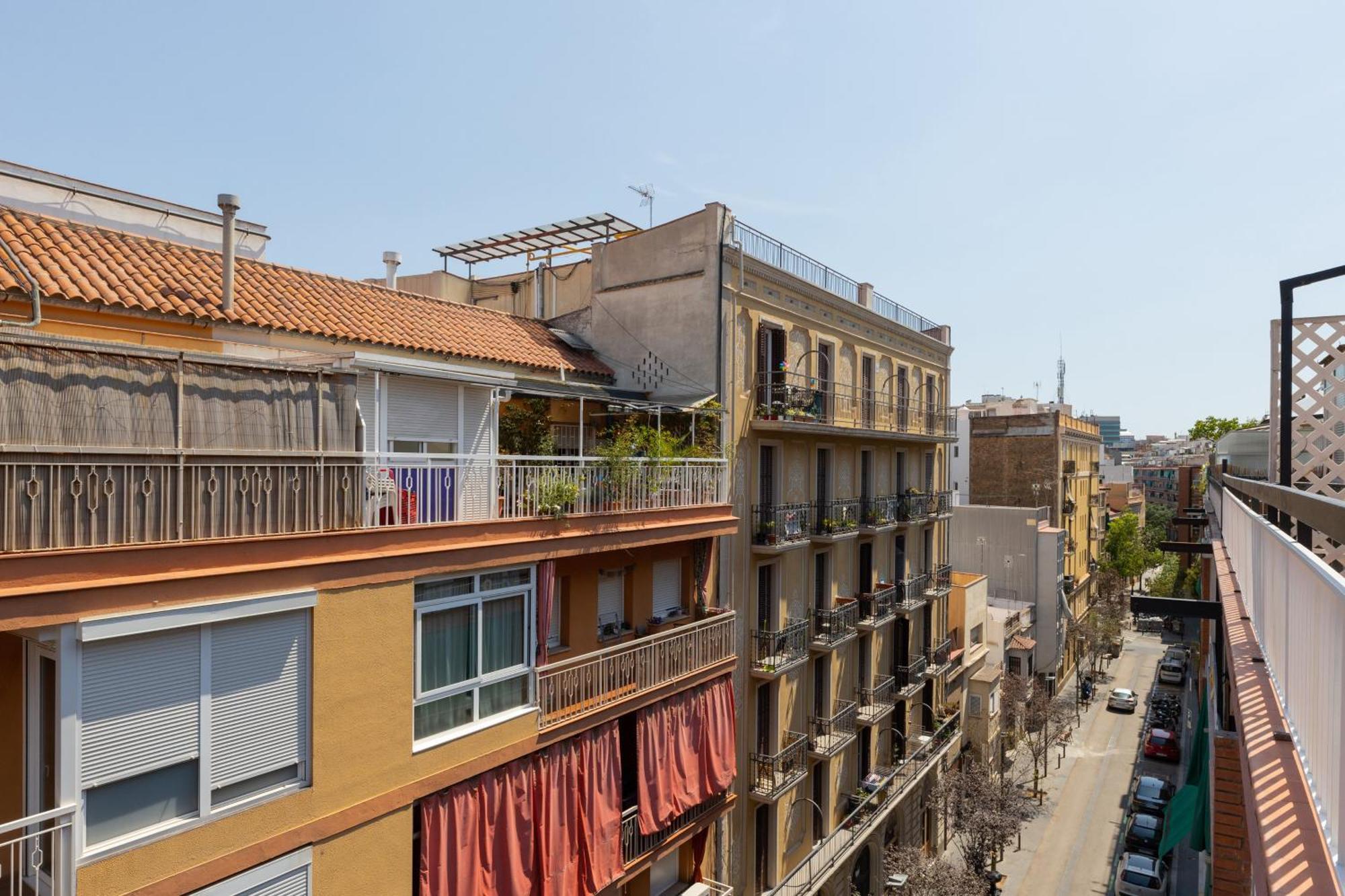 Aparteasy - Atic Sants Apartament