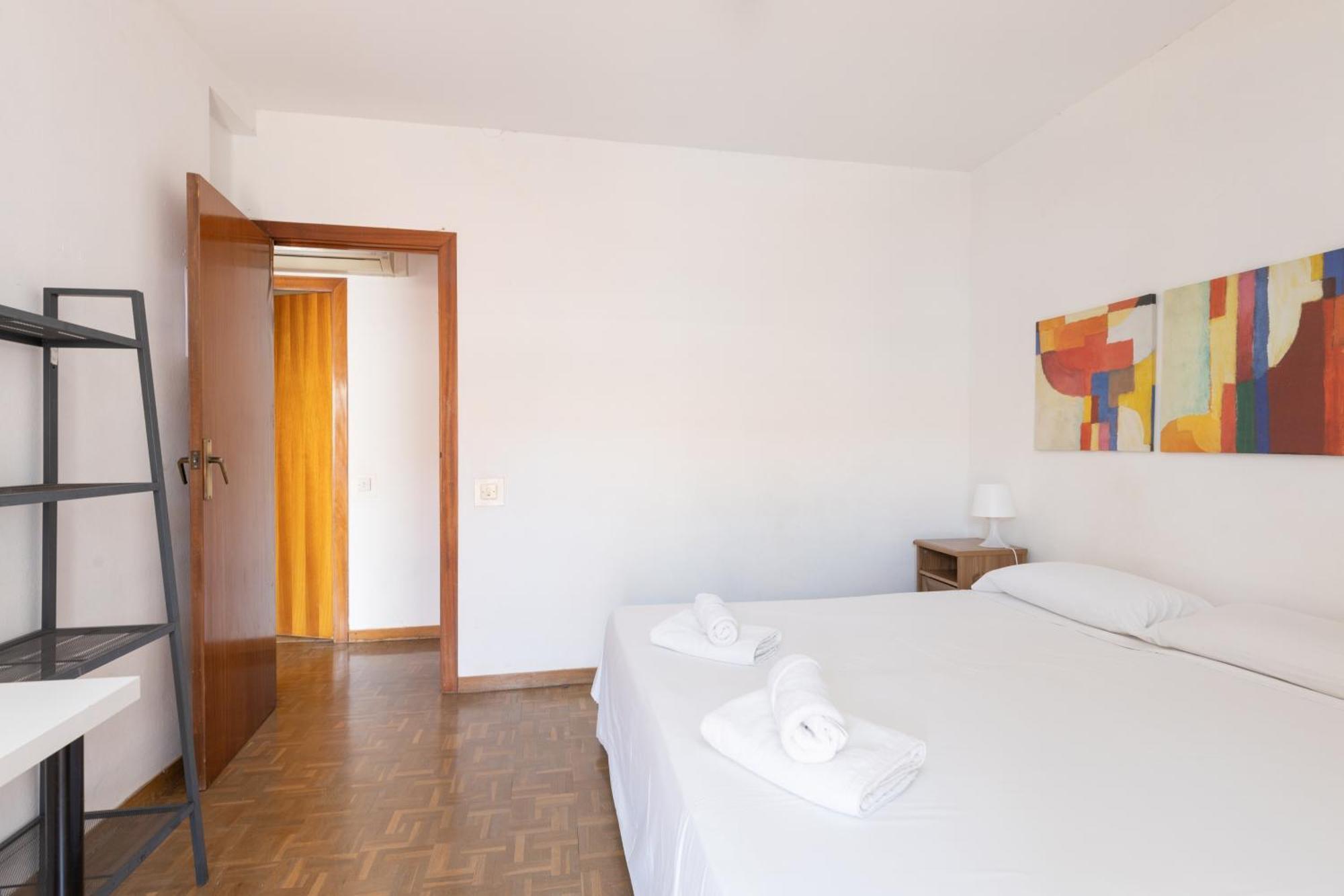 Apartament Aparteasy - Atic Sants *